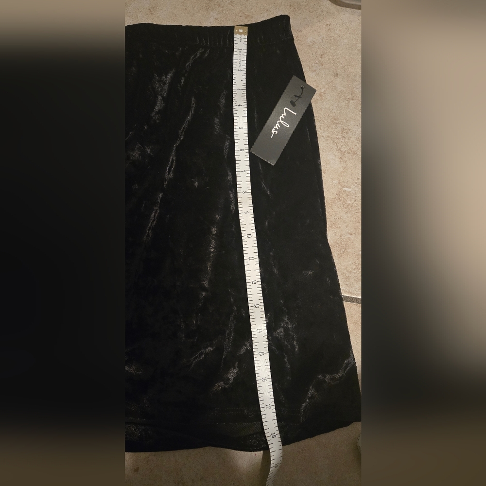 Lulu's Black Velvet Skirt - Picture 3 of 7